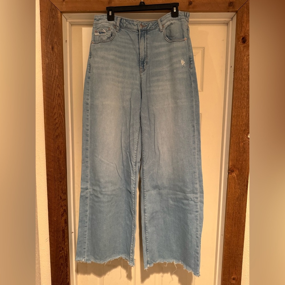 American Eagle Super High Rise Light Blue Wide-Leg Jeans